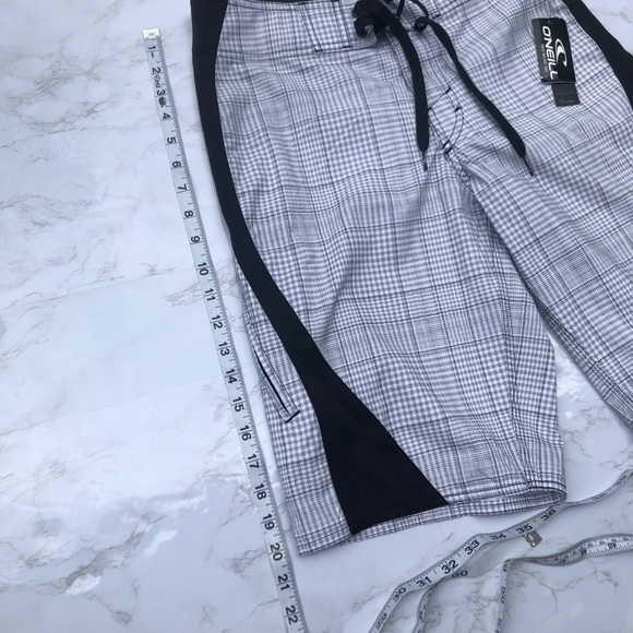 O’neill black and plaid men’s swim board shorts size 28 - Picture 12 of 13